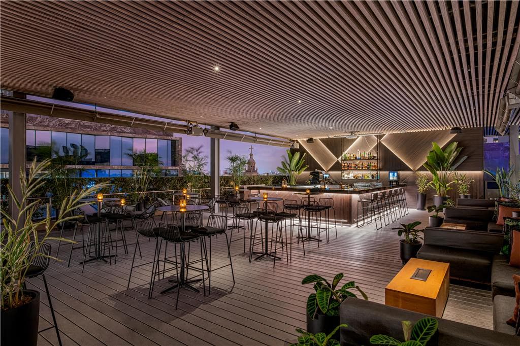 On-Site,Bar/Lounge