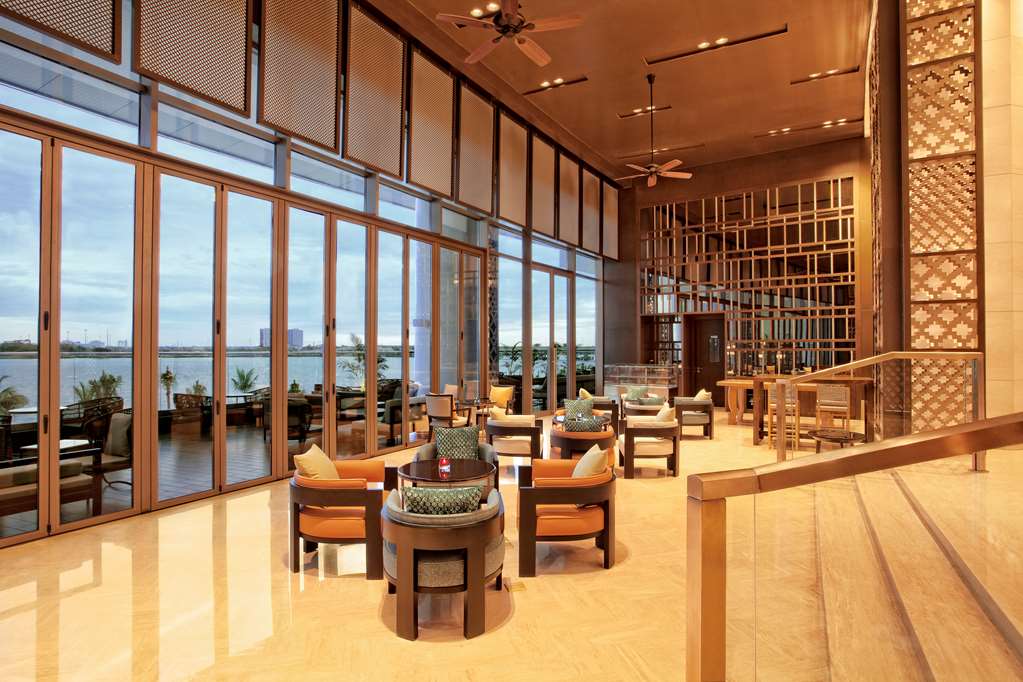 On-Site,Bar/Lounge