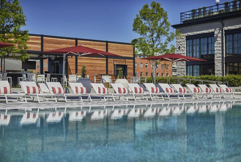 Pool,On-Site,Outdoor/Exterior,Property Amenity,Recreation