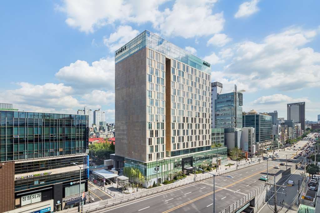On-Site,Outdoor/Exterior,Exterior View of Building