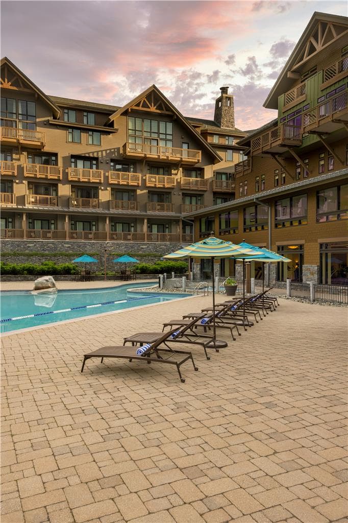 Pool,On-Site,Property Amenity,Recreation
