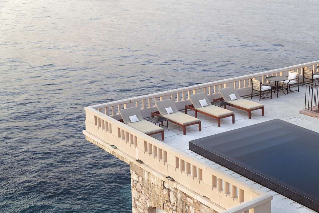 Pool,On-Site,Outdoor/Exterior,Property Amenity,Recreation,Exterior View of Building