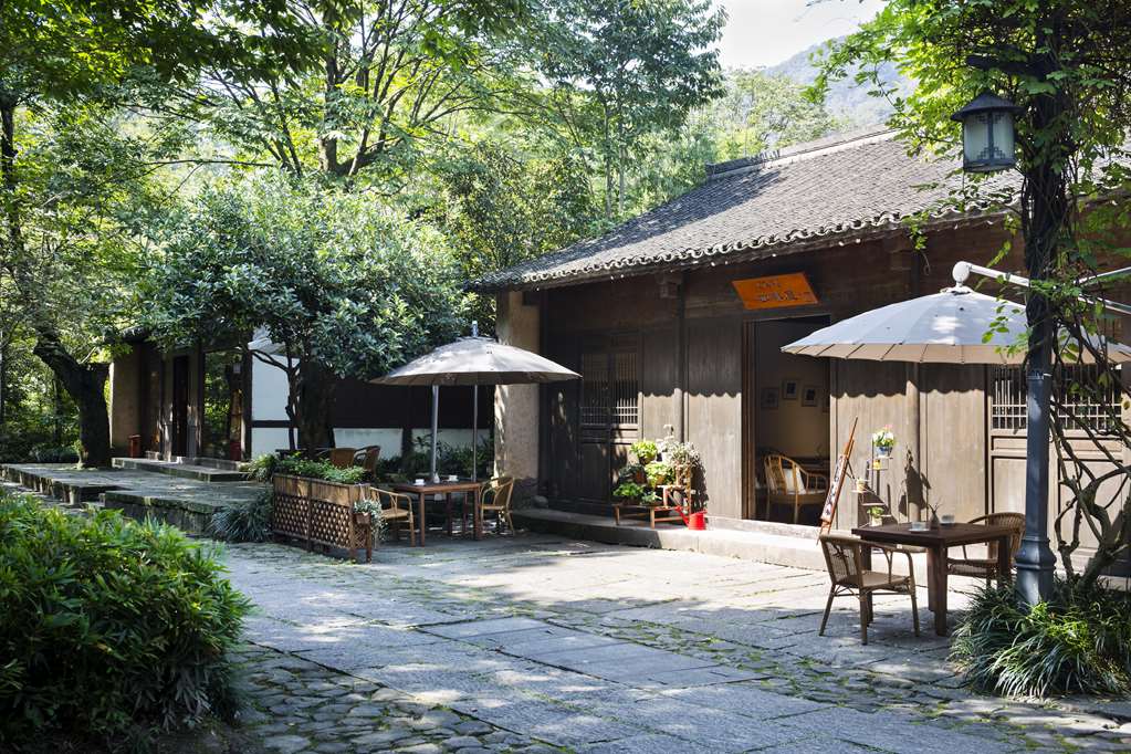 Dining,Dining Area,Restaurant,On-Site