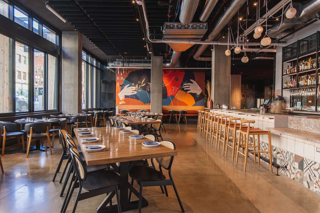 Dining,Dining Area,Restaurant,On-Site