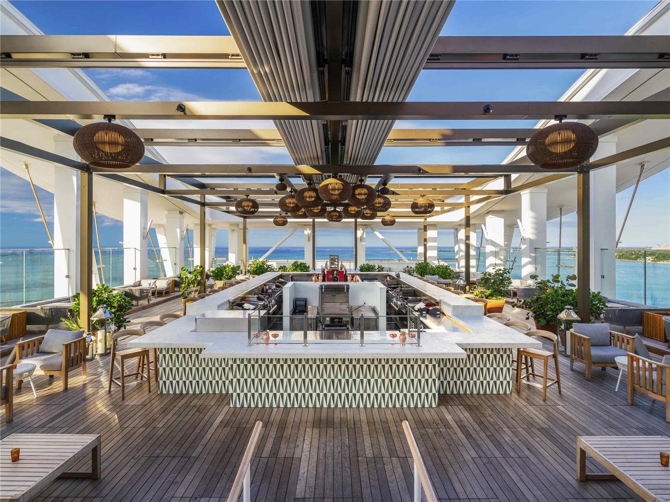 Dining,Dining Area,Restaurant,On-Site,Outdoor/Exterior,Exterior View of Building