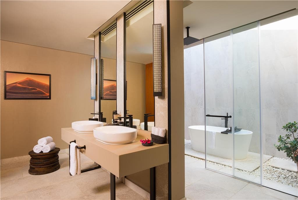 Guest Room,Bathroom,On-Site