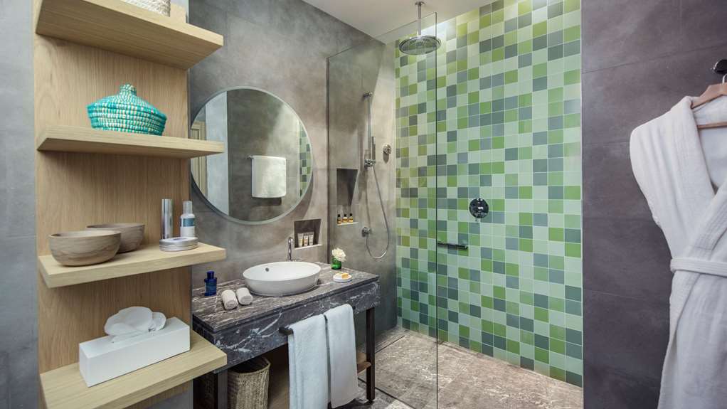 Guest Room,Bathroom,On-Site