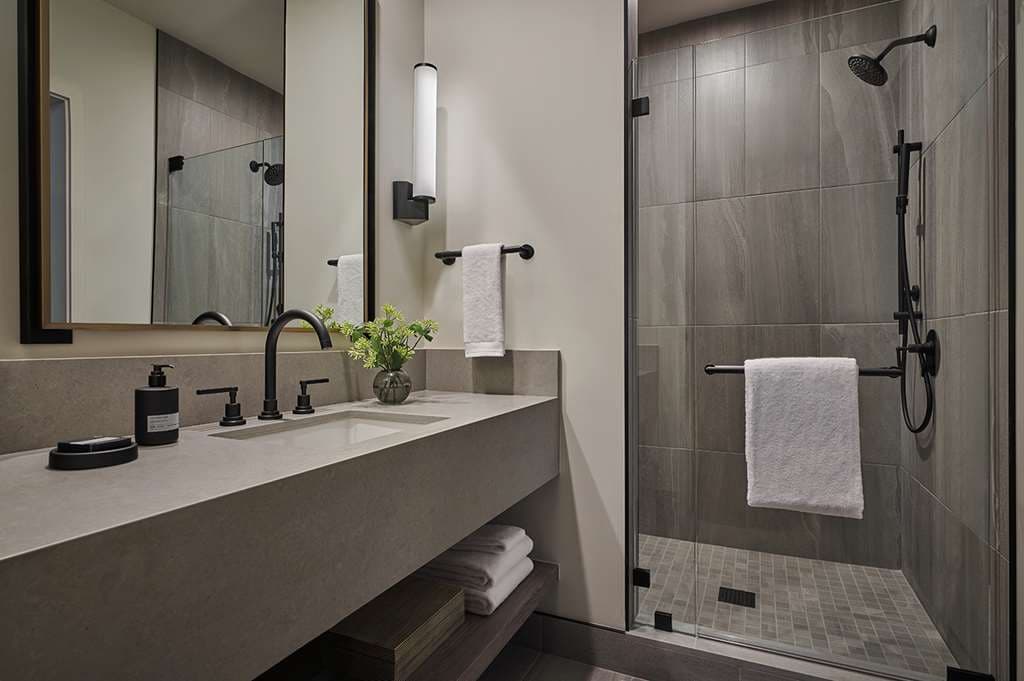 Guest Room,Bathroom,On-Site