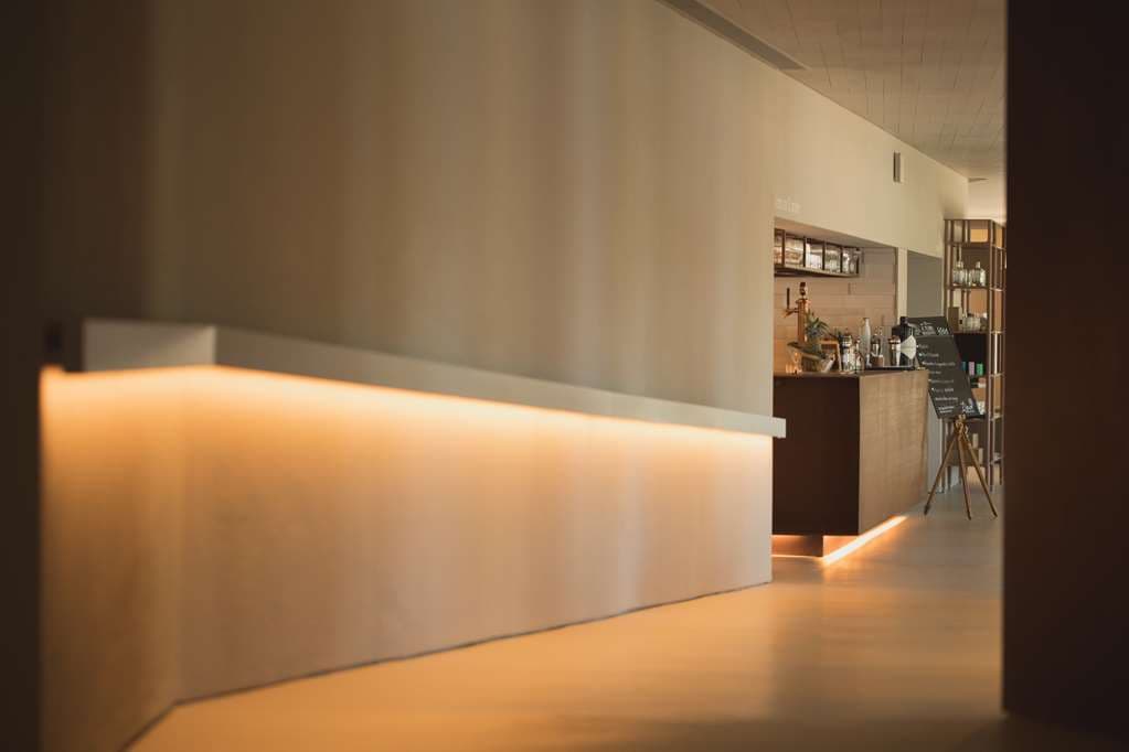 On-Site,Bar/Lounge