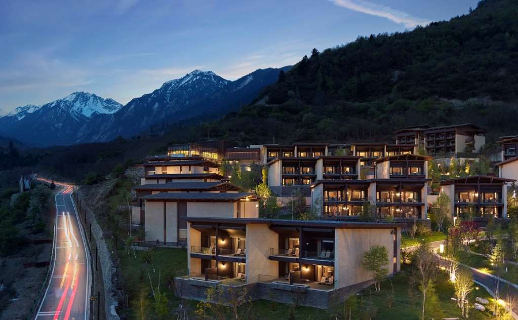 On-Site,Outdoor/Exterior,Exterior View of Building