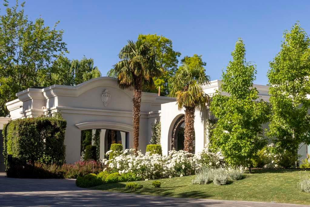 On-Site,Outdoor/Exterior,Exterior View of Building