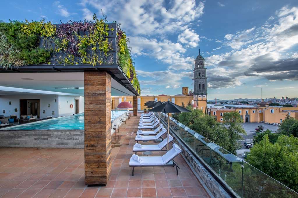 Guest Room,Guest Room Amenity,Patio/Terrace,Pool,Architecture,On-Site,City,Property Amenity,Recreation,Recreational Facility,Ext