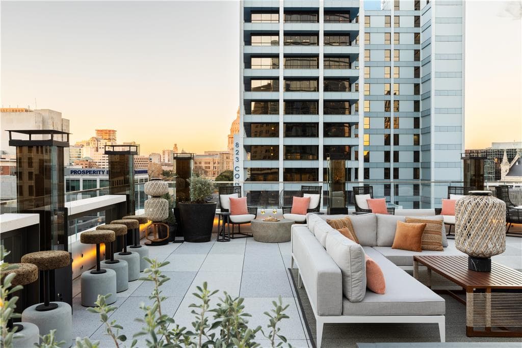 Patio/Terrace,On-Site,Property Amenity