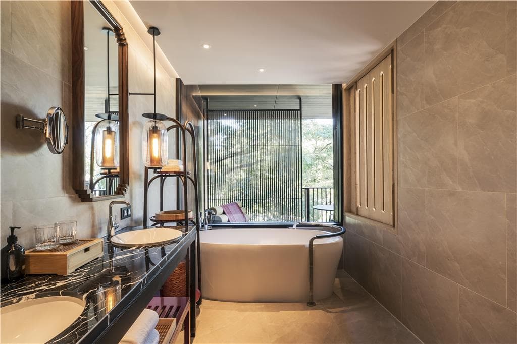 Guest Room,Bathroom,On-Site