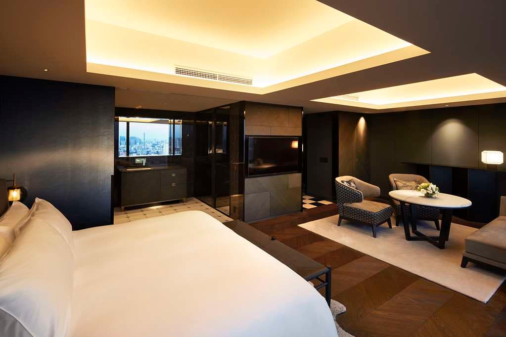 Guest Room,Guest Room Amenity,TV and multimedia,Living Area,Architecture,Indoor/Interior,On-Site,Business/Events,Business Servic