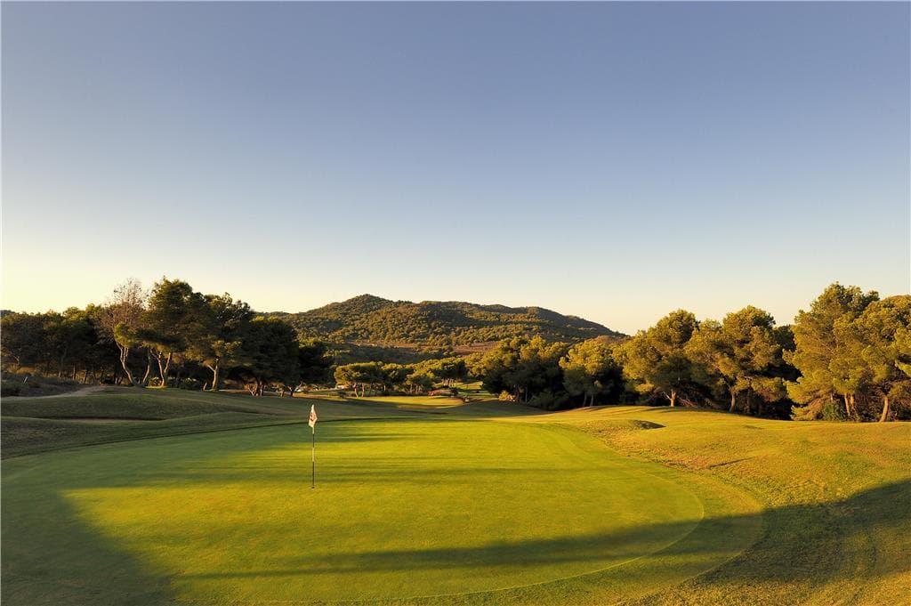 On-Site,Property Amenity,Recreation,Golf