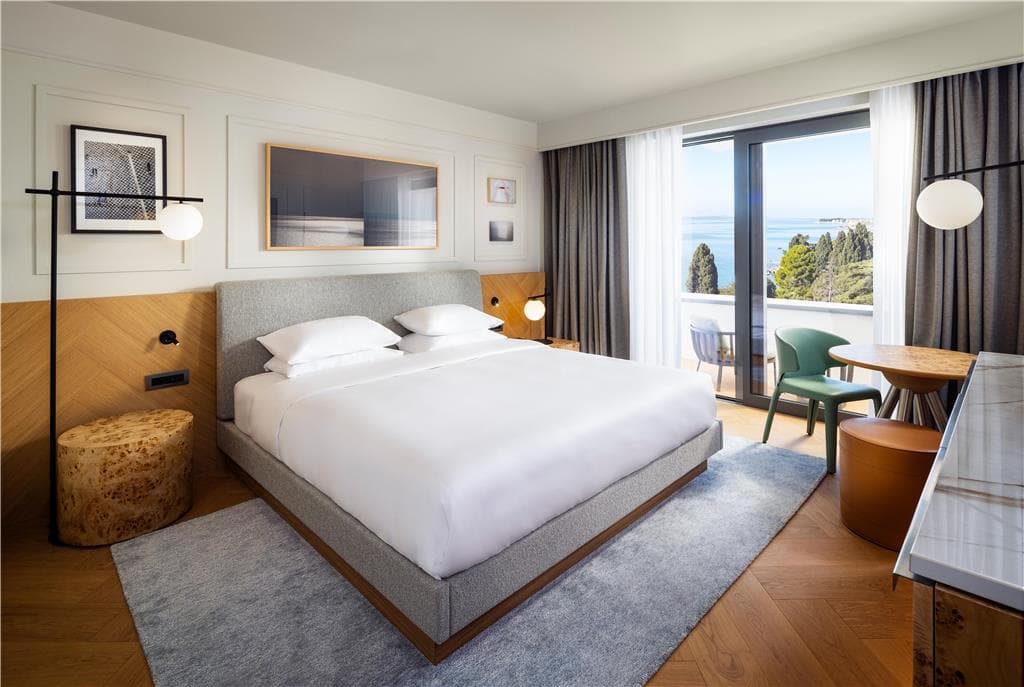 Guest Room,On-Site