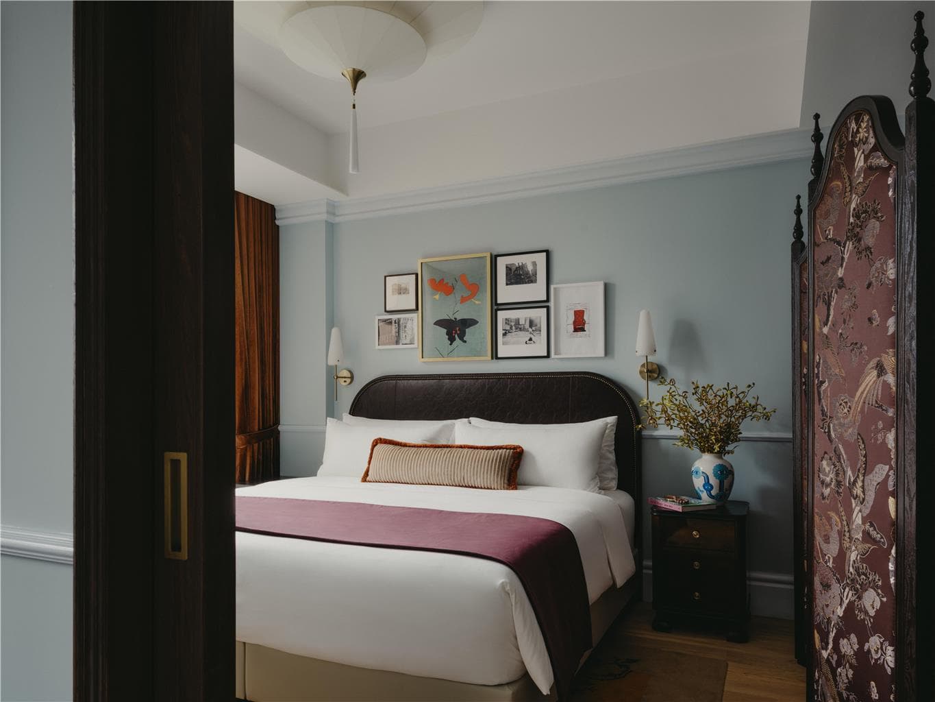 Guest Room,Bed,On-Site