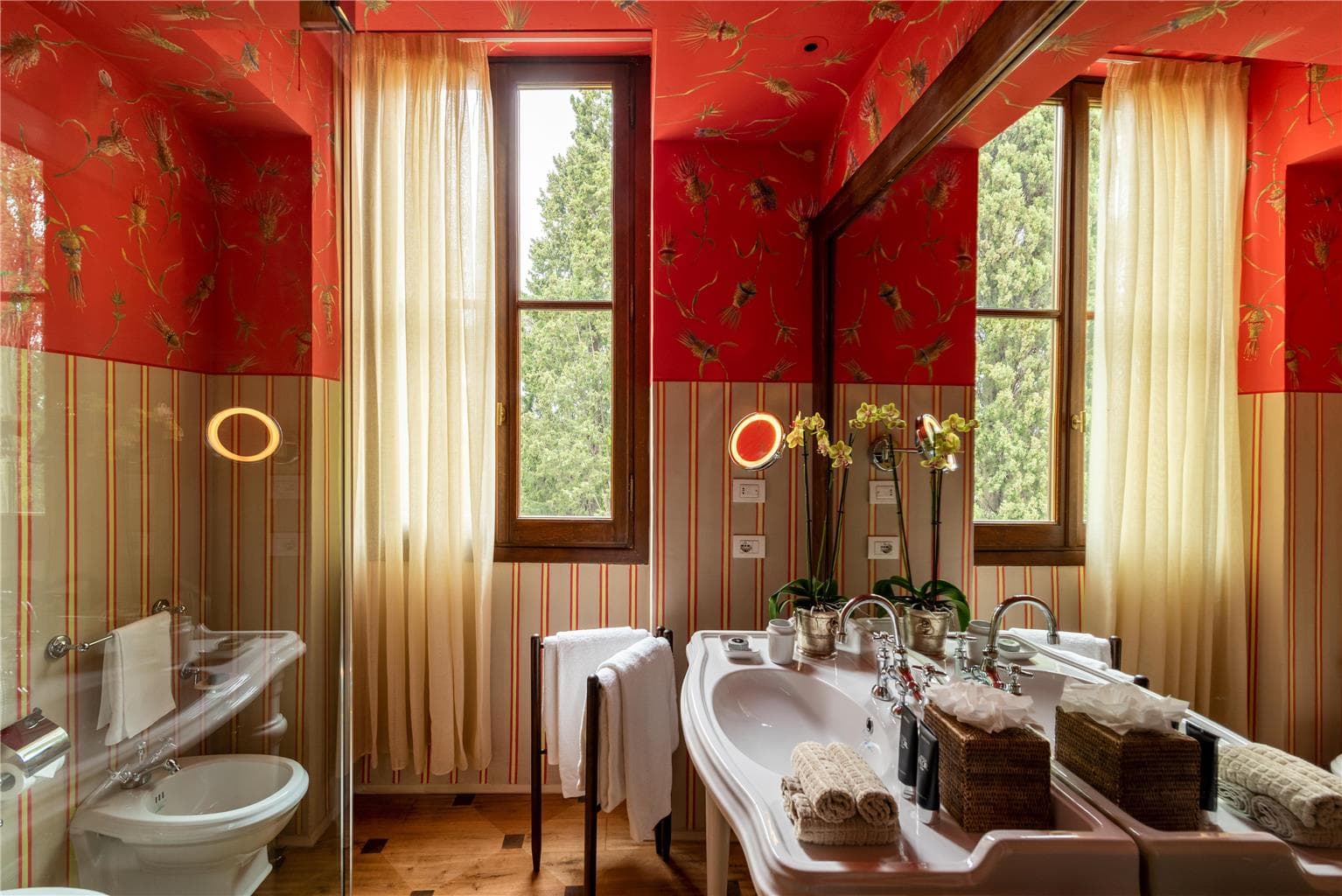Guest Room,Bathroom,On-Site