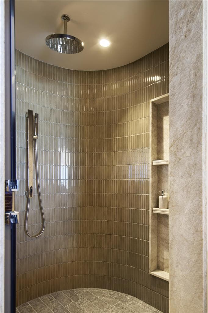 Guest Room,Bathroom,On-Site