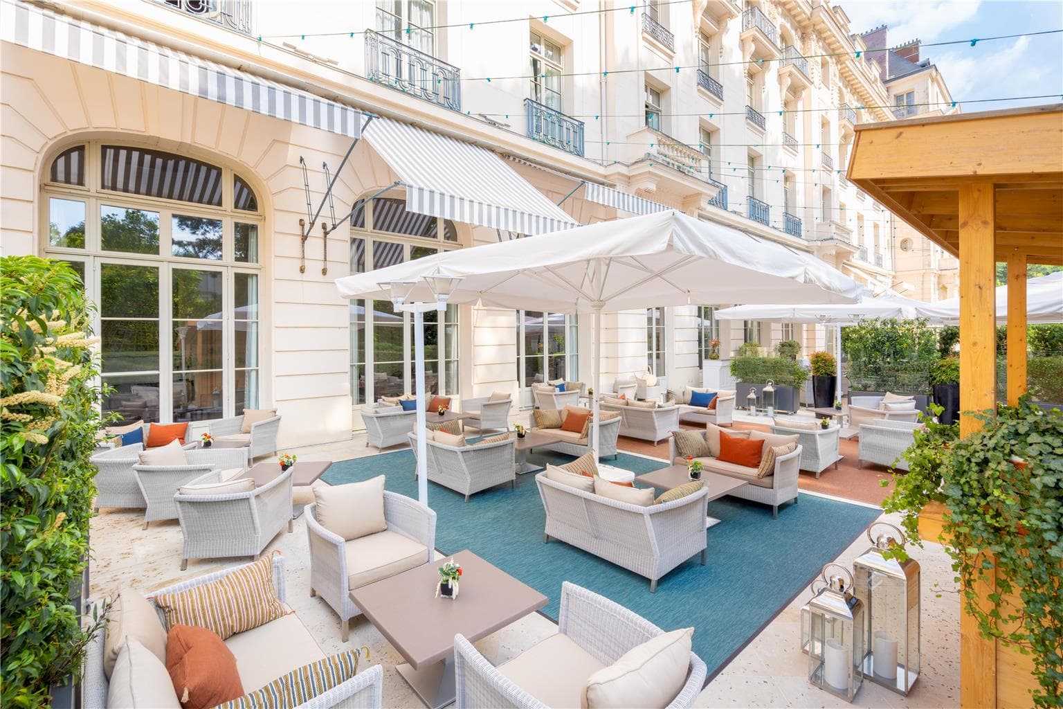 Patio/Terrace,On-Site,Outdoor/Exterior,Property Amenity