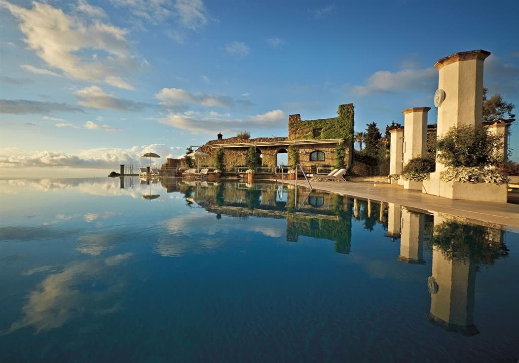 Pool,On-Site,Property Amenity,Recreation