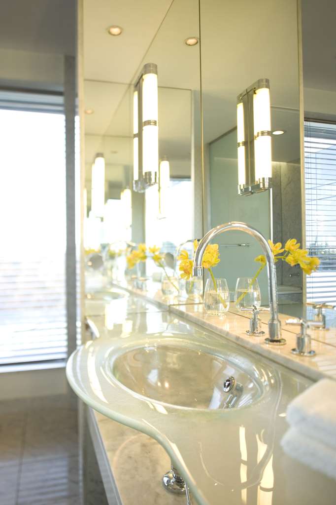 Guest Room,Bathroom,On-Site