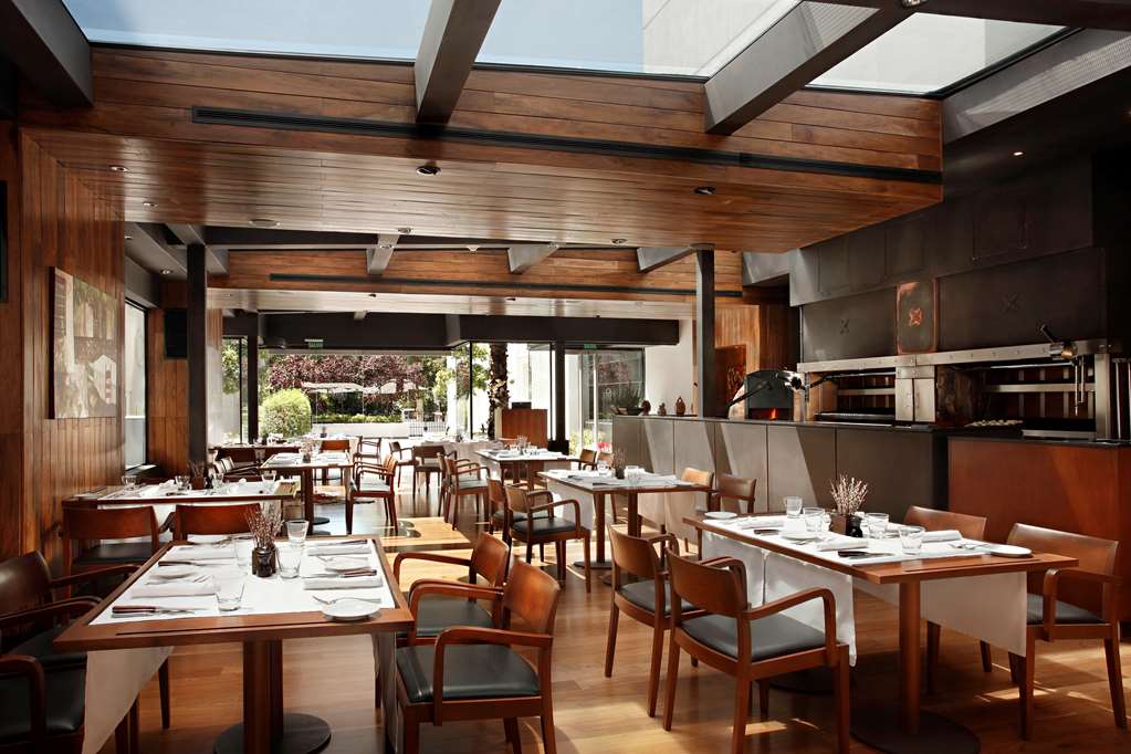 Dining,Dining Area,Restaurant,On-Site