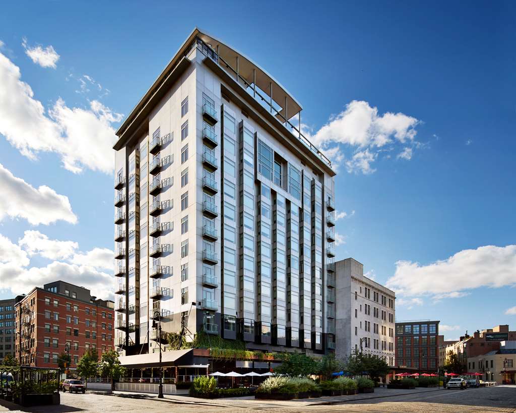 On-Site,Outdoor/Exterior,Exterior View of Building