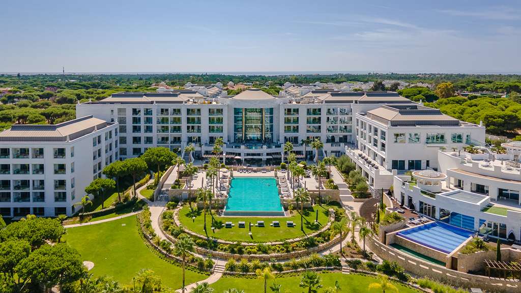 Pool,On-Site,Property Amenity,Recreation