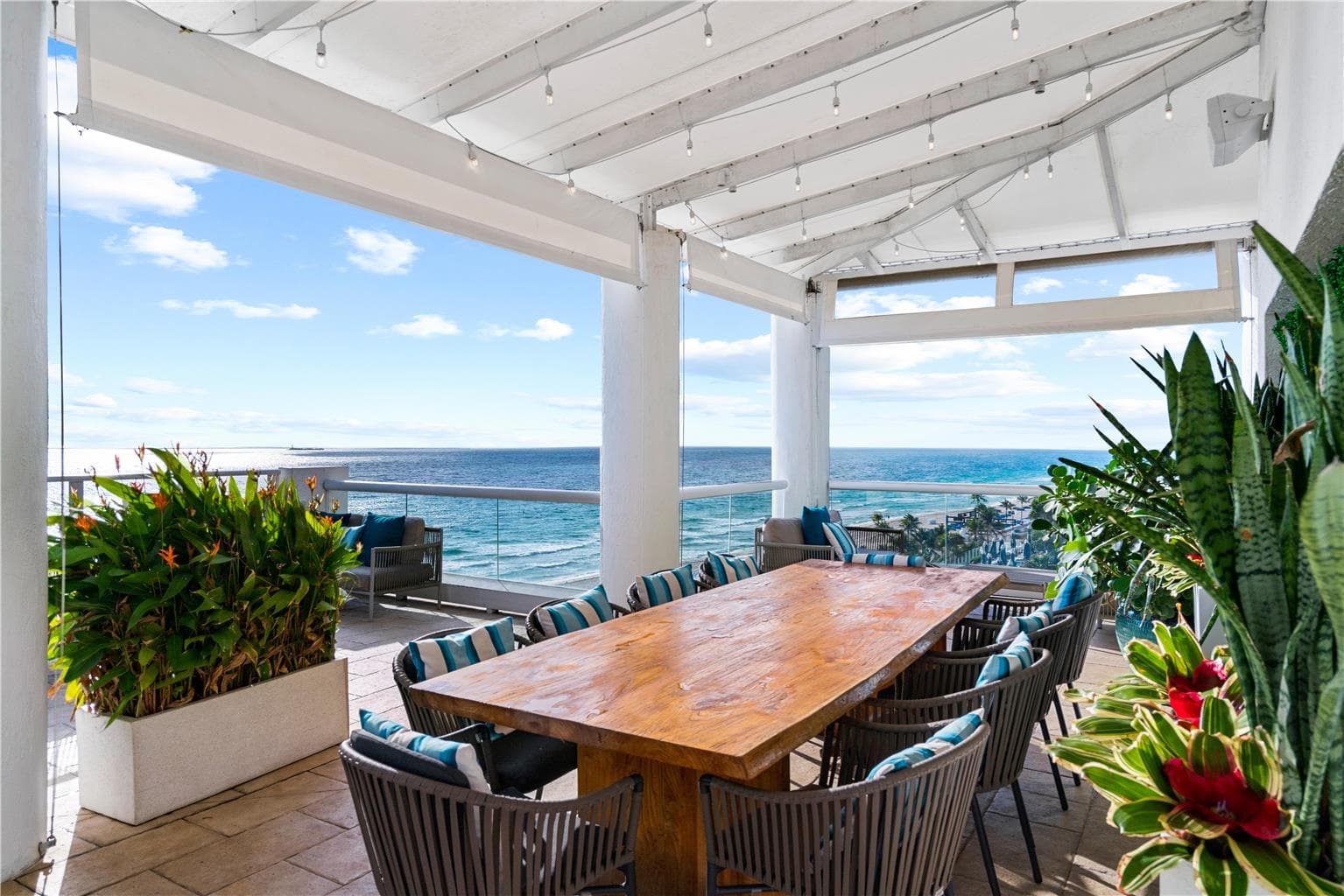 Patio/Terrace,On-Site,Outdoor/Exterior,Property Amenity