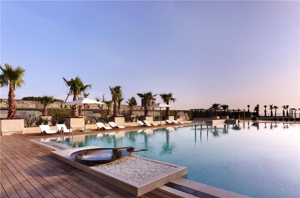 Pool,On-Site,Property Amenity,Recreation