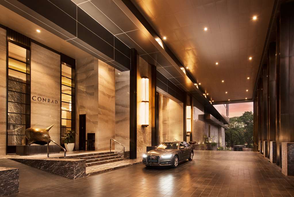 On-Site,Outdoor/Exterior,Exterior View of Building