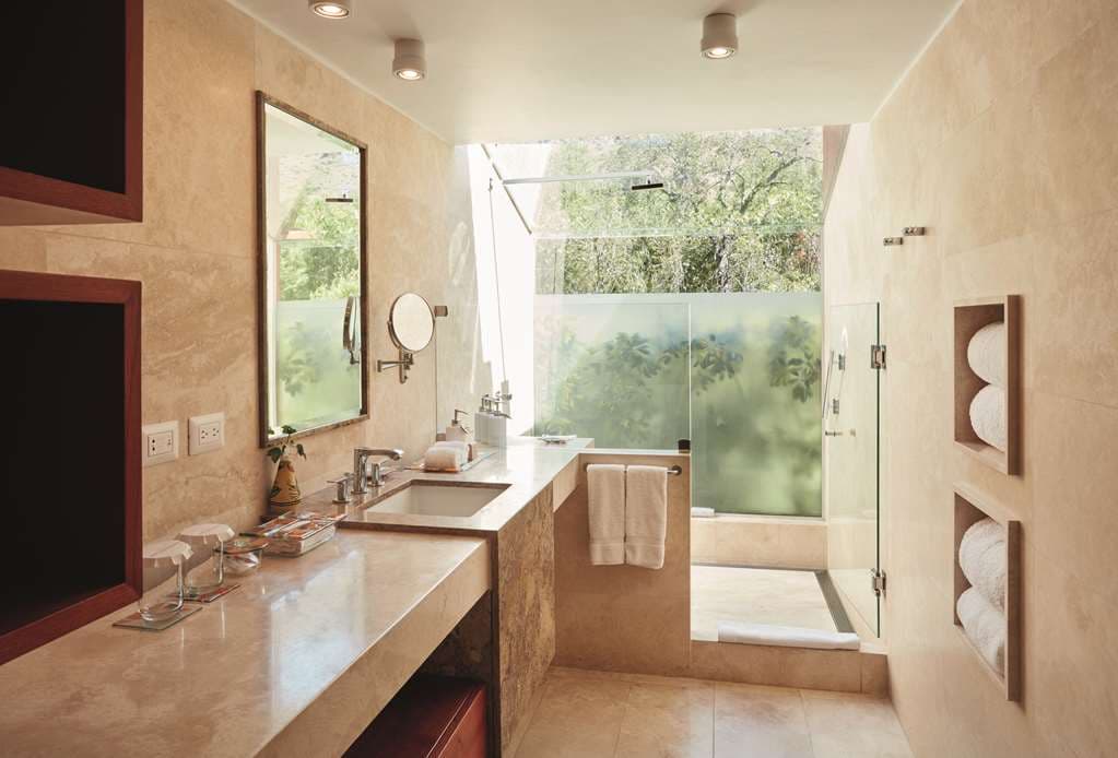 Guest Room,Bathroom,Suite,On-Site