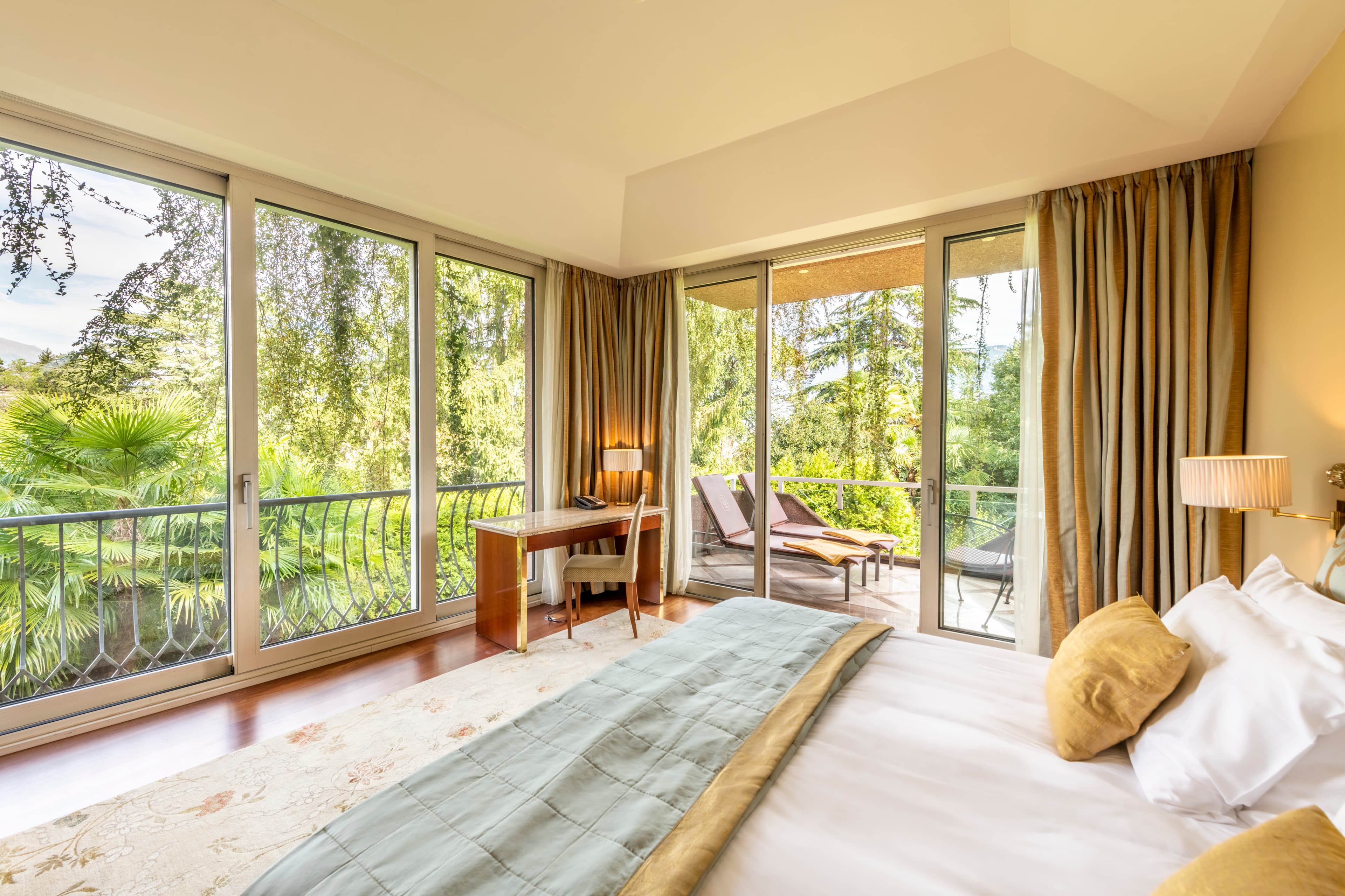 Princess Garden Suite - bed