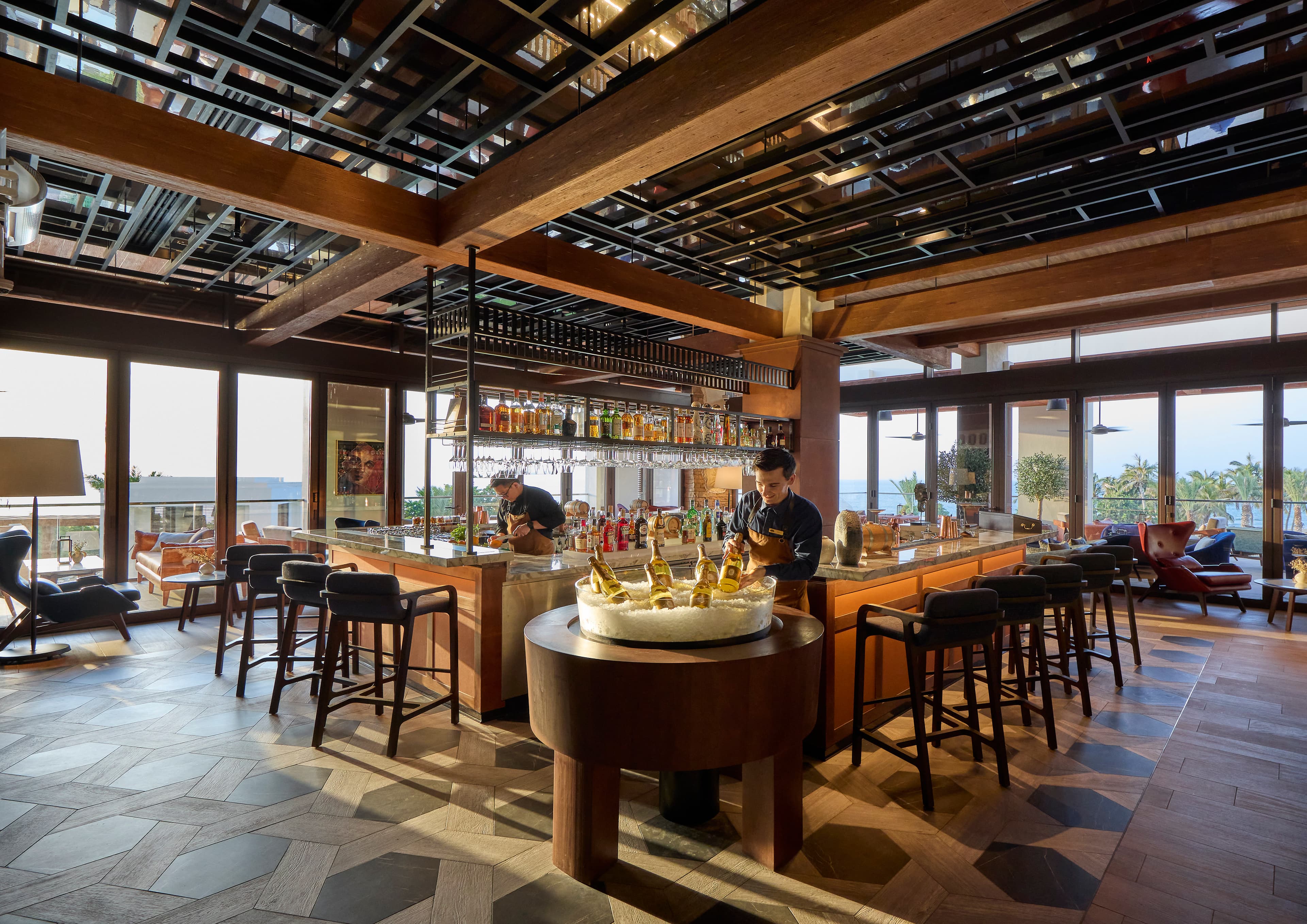 MOMCT Essenza Bar