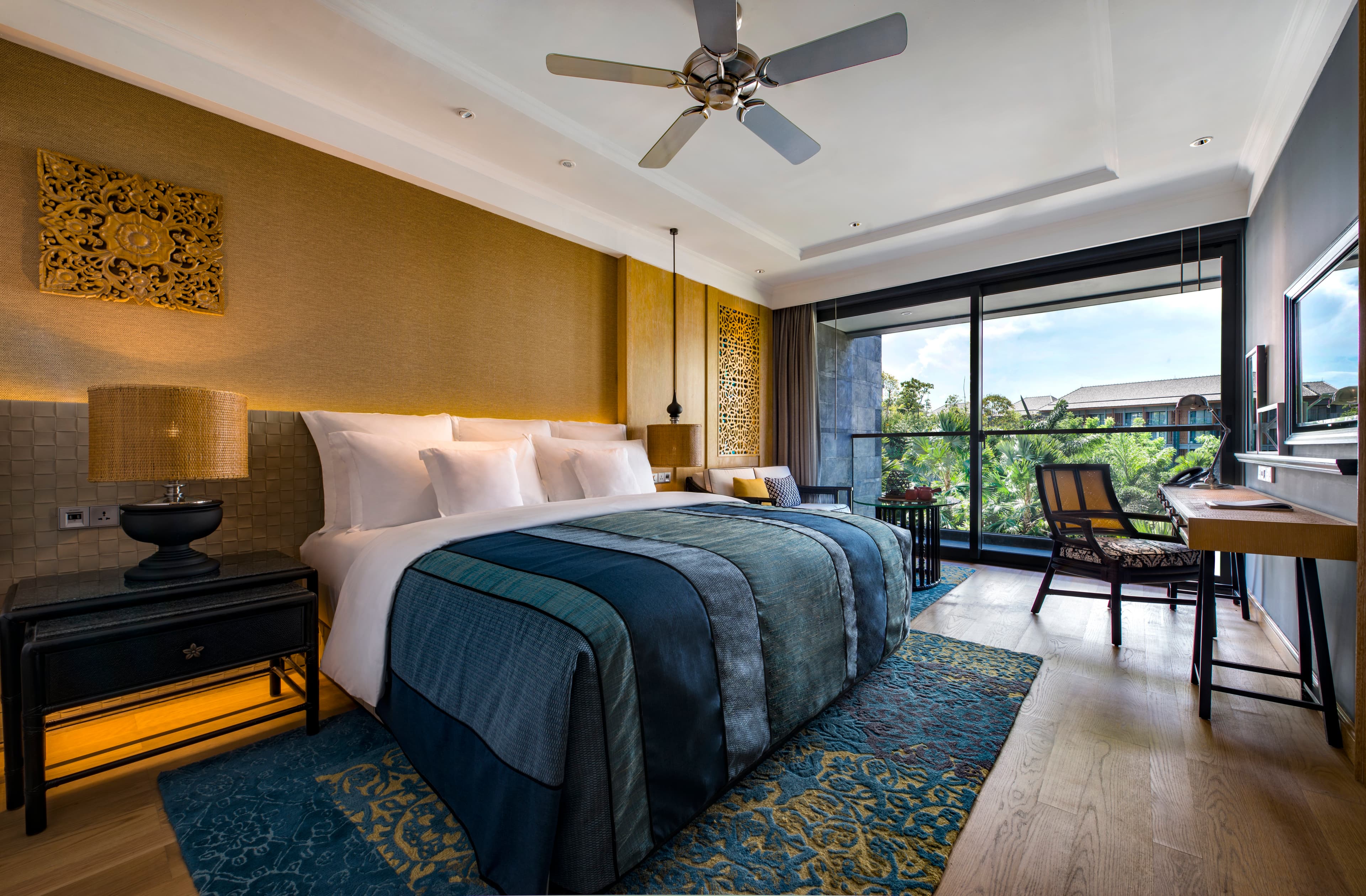 King Bed Oasis
