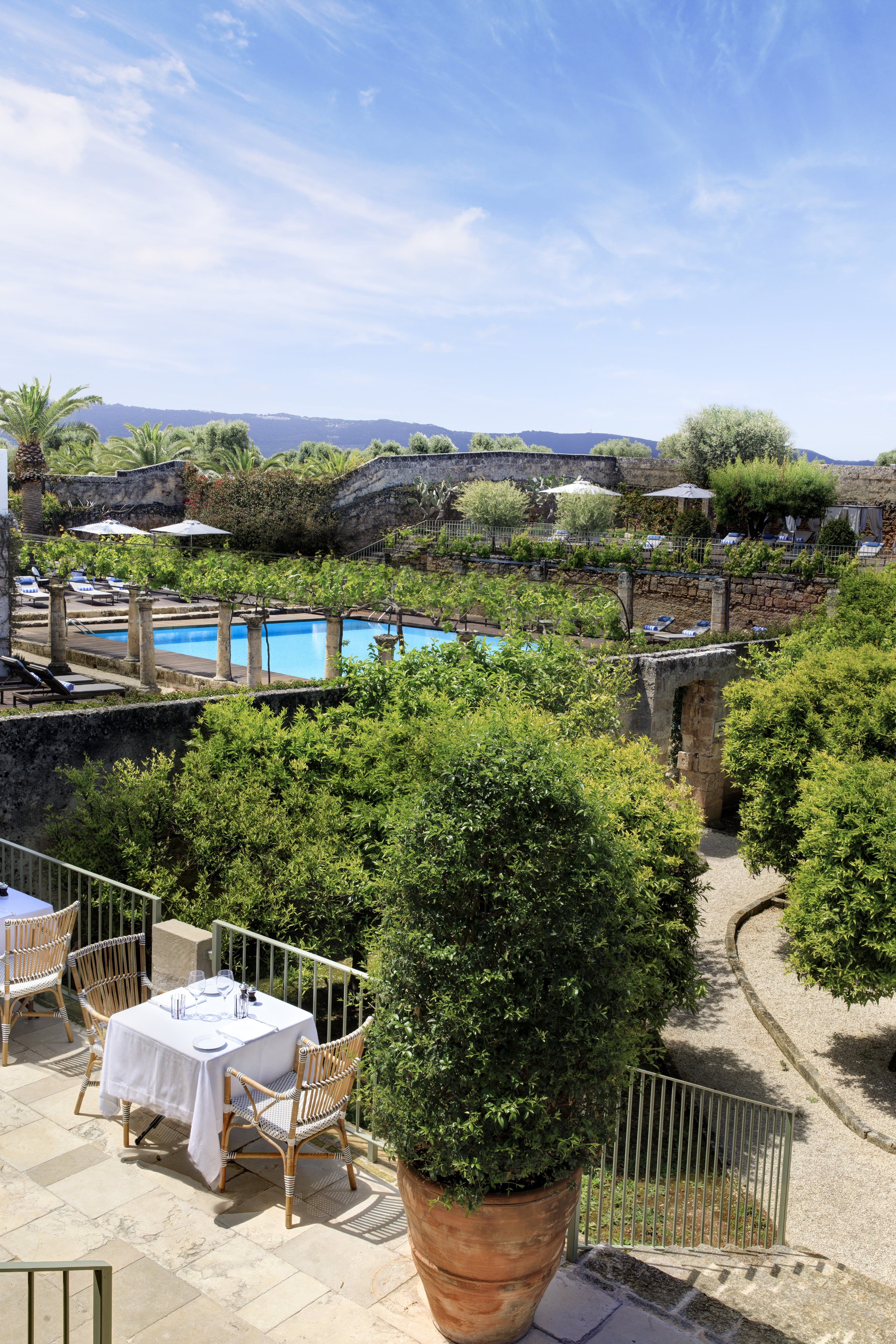 RFH Masseria Torre Maizza - Carosello terrace and pool