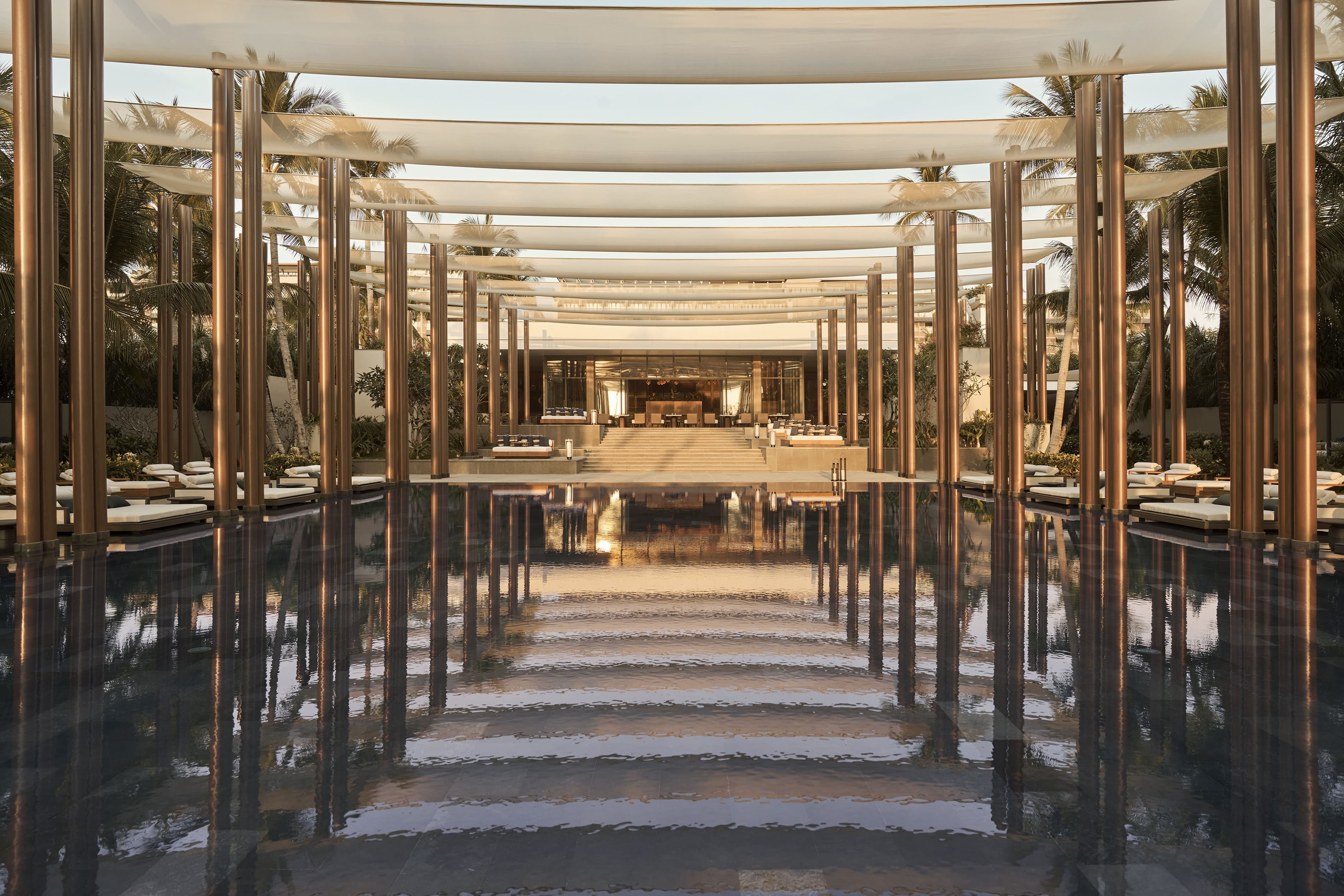 Outdoor Infinity Family Pool