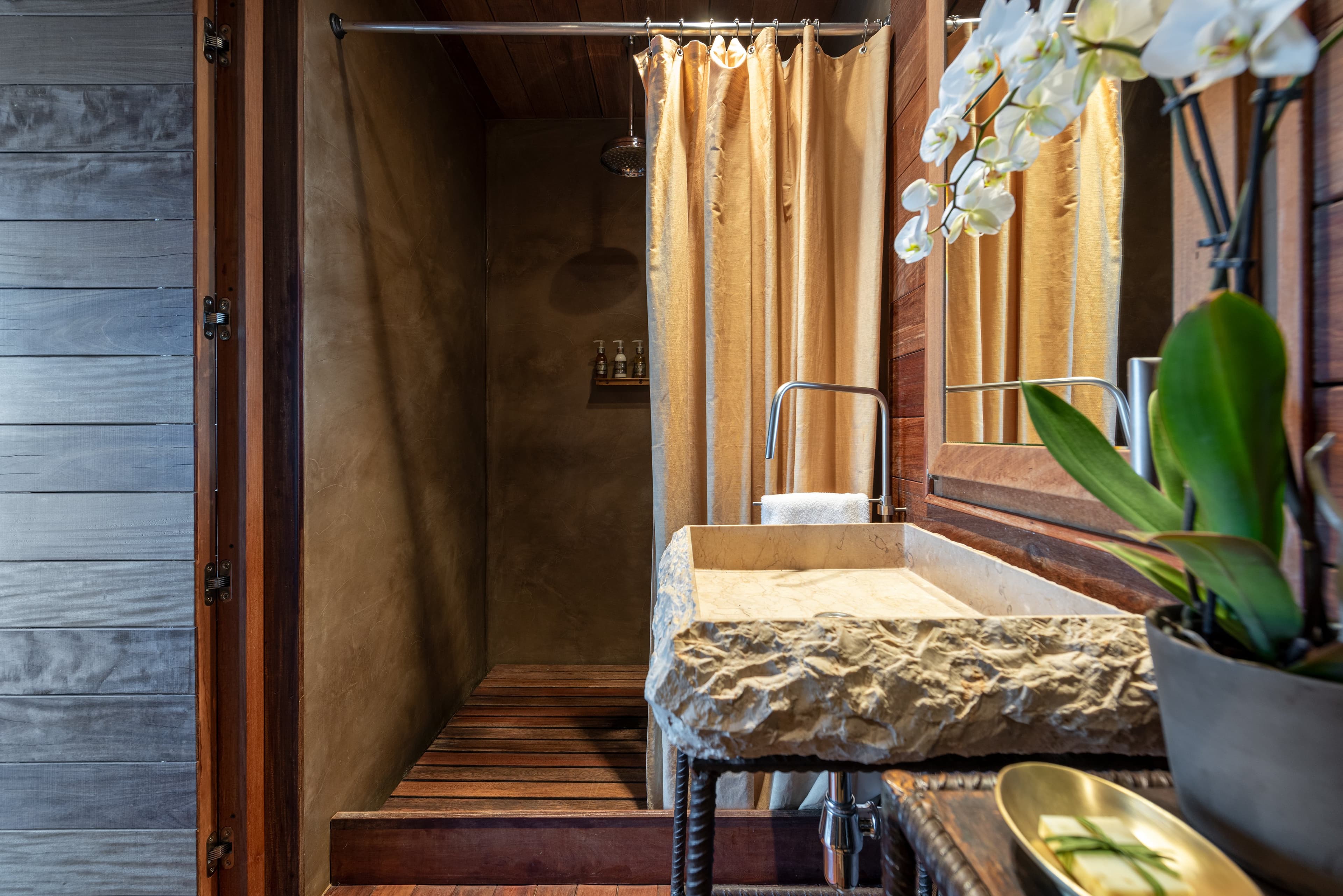 The Spa Suite Bathroom