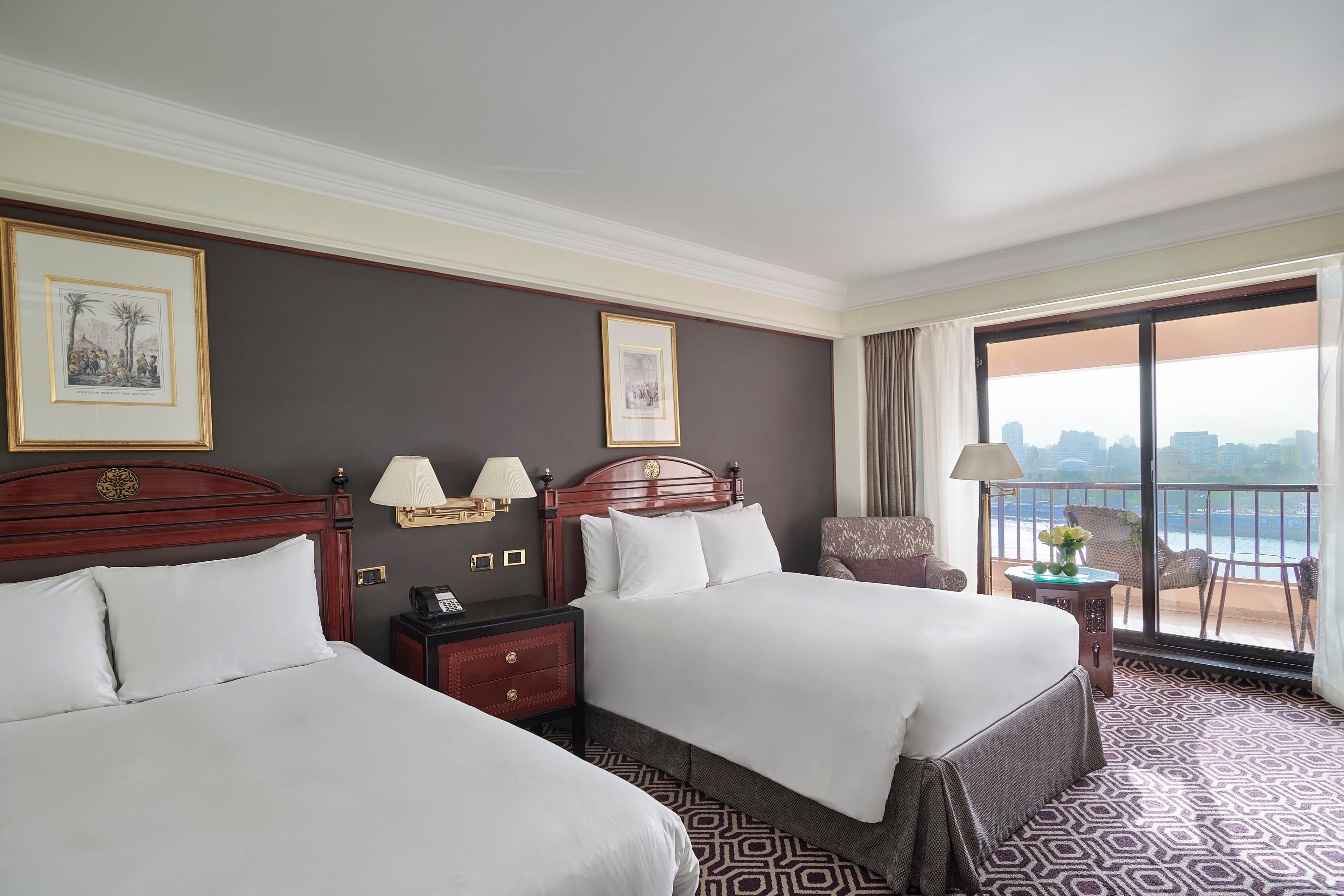 Twin beds Nile View