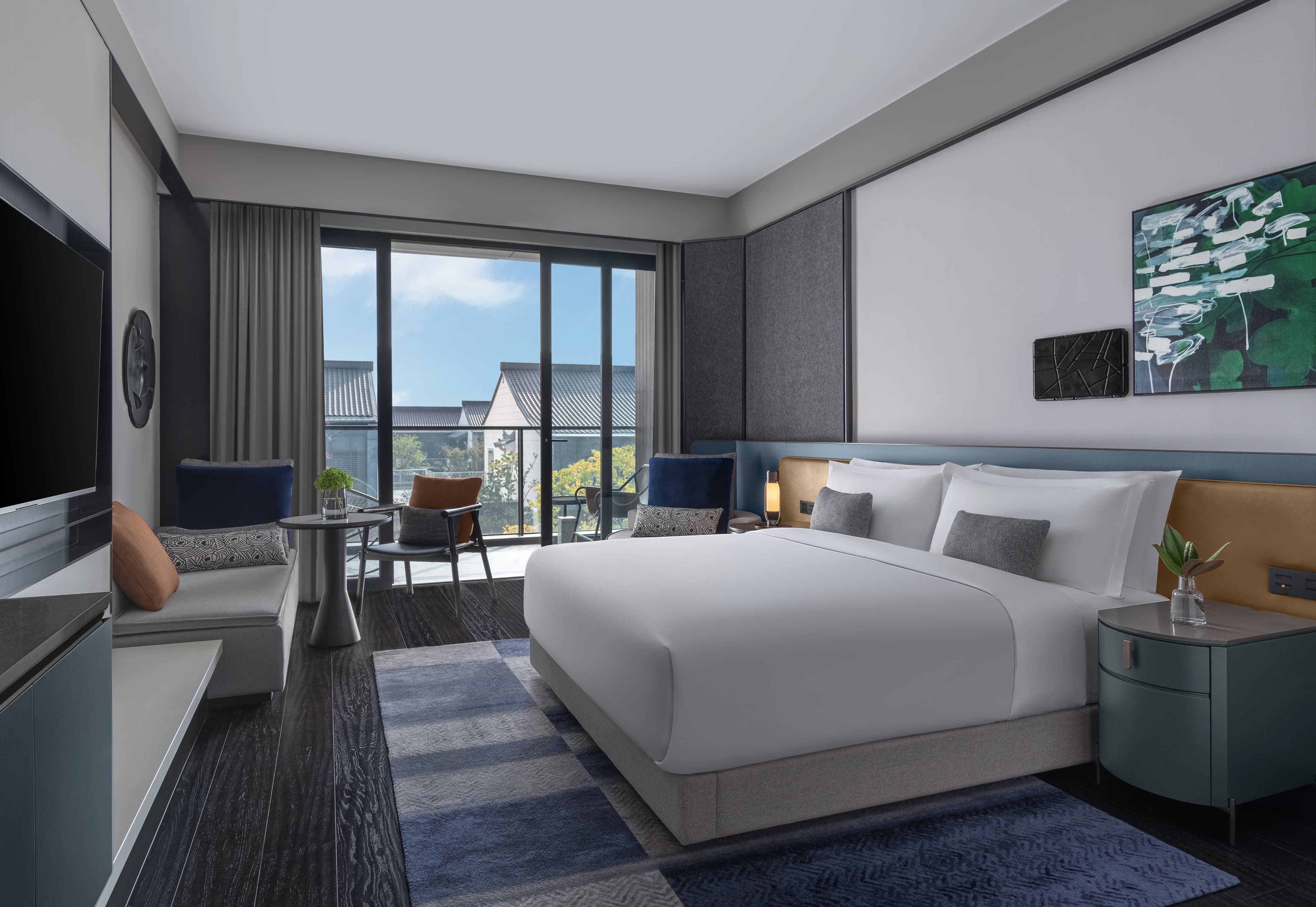 Enjoy the Suzhou garden river view in the room