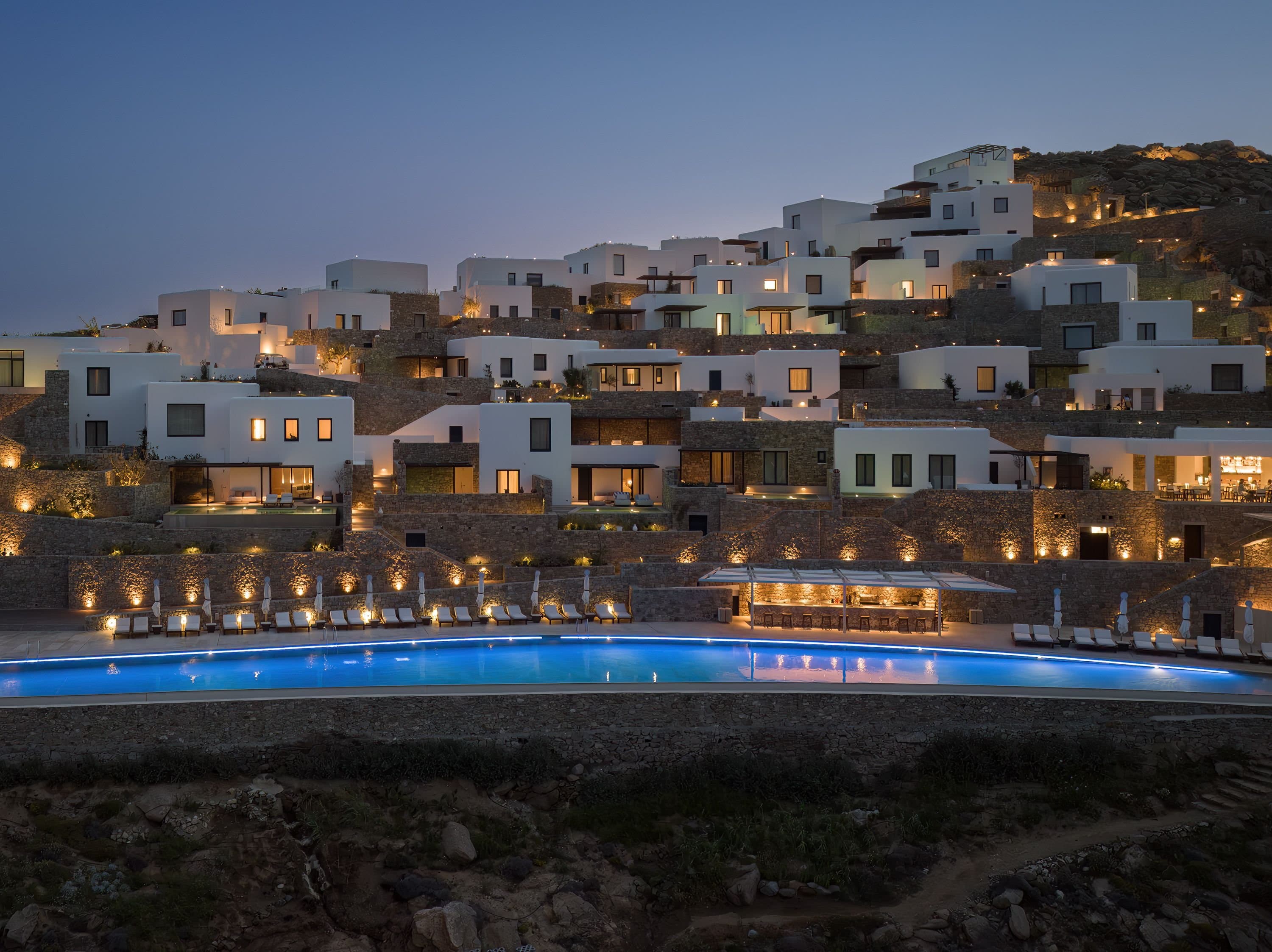Cali at Night: Captivating Ambiance and Illuminated Elegance