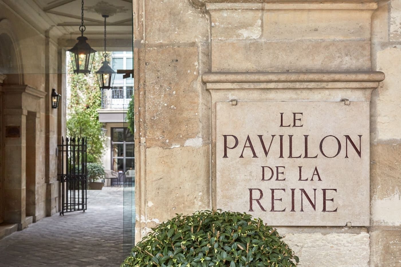 Pavillon Reine Exterior