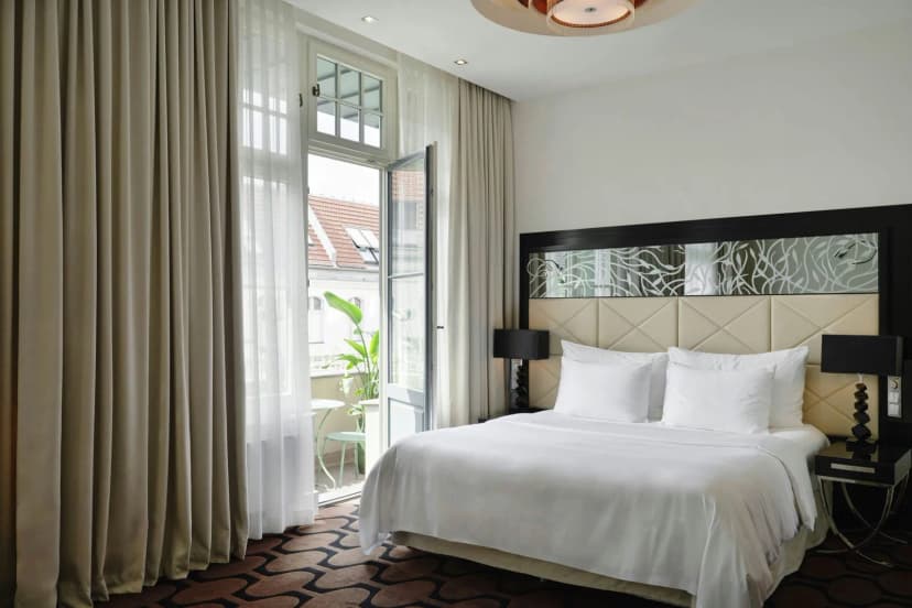 Roomers Berlin Steinplatz, Autograph Collection
